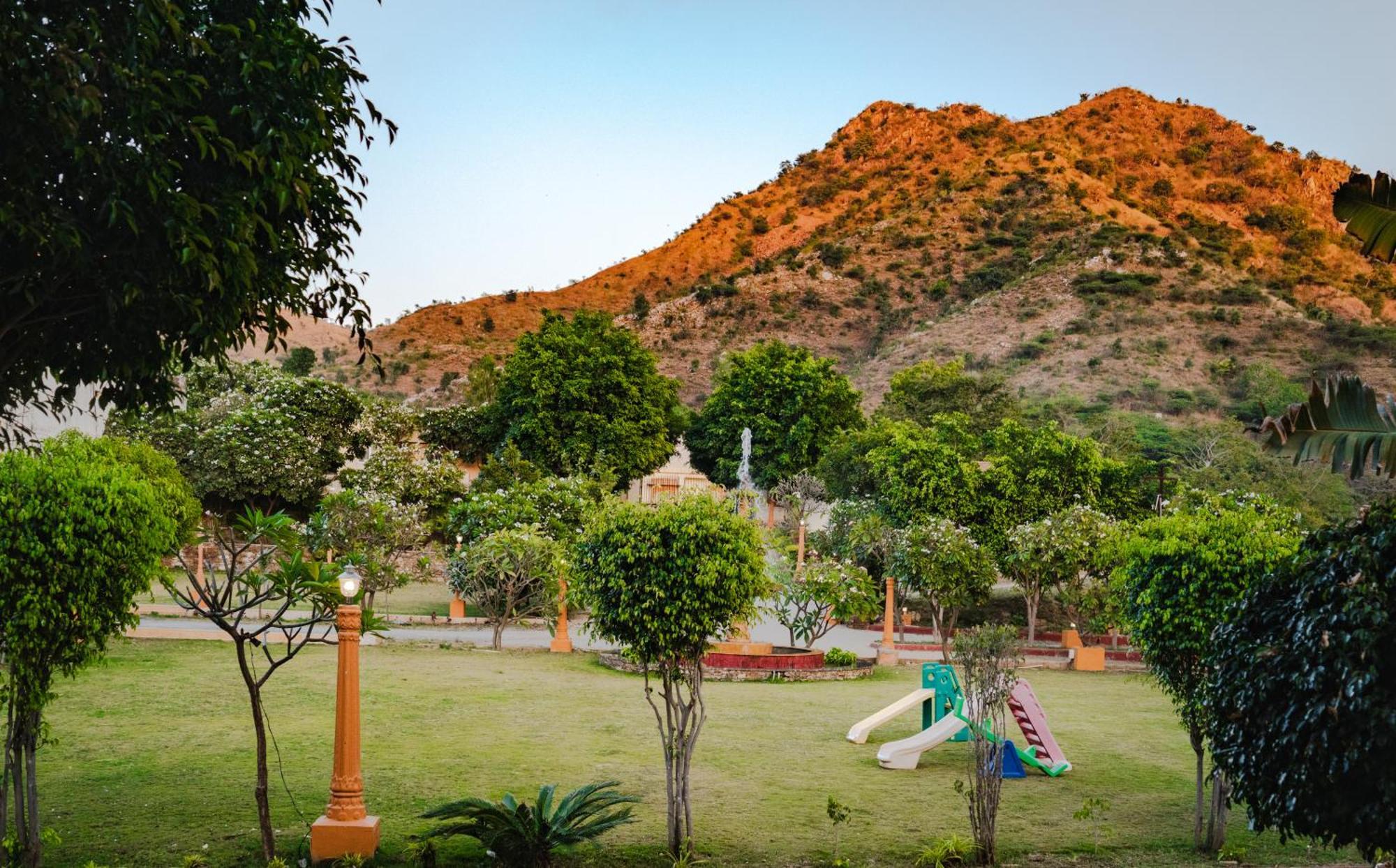 Udai Nature Valley Resort - A Peace Full Farmhouse Resort Udaipur Exteriör bild